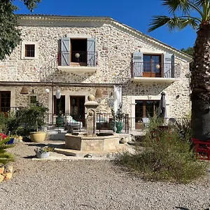 https://cabanon-cesar.fr-provencehotel.com